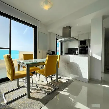 Penthouse Center Torrevieja, Private Terrace, Near The Beach Exterior photo