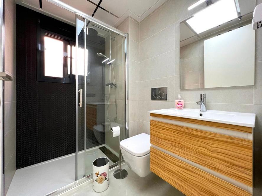 Penthouse Center Torrevieja, Private Terrace, Near The Appartement Torrevieja